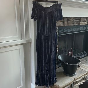 navy romper/jumpsuit w/ white pin stripes | size M | xhilaration by target